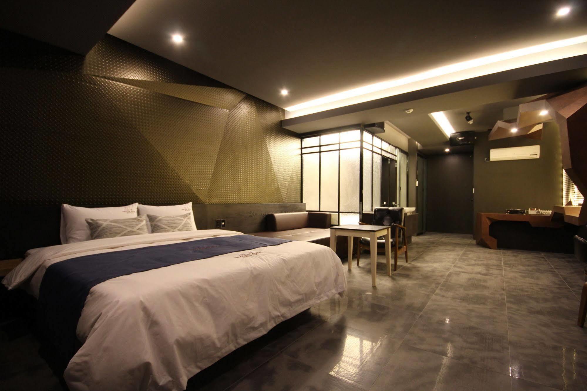The Club Hotel Seomyeon Busan Exteriör bild