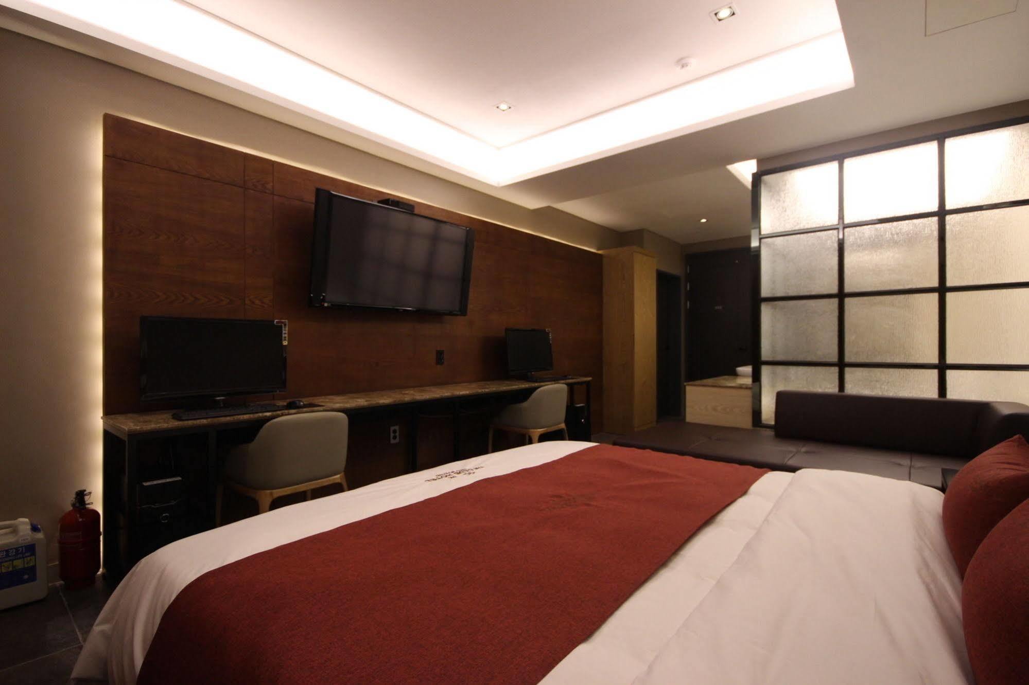 The Club Hotel Seomyeon Busan Exteriör bild